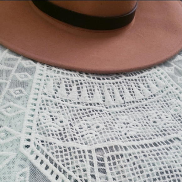 Mint Green Crochet Lace Top F21 - Picture 3 of 3